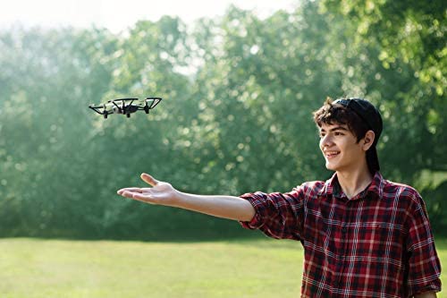 41GCZ FWrJL. AC  - Ryze Tech Tello - Mini Drone Quadcopter UAV for Kids Beginners 5MP Camera HD720 Video 13min Flight Time Education Scratch Programming Toy Selfies, powered by DJI, White