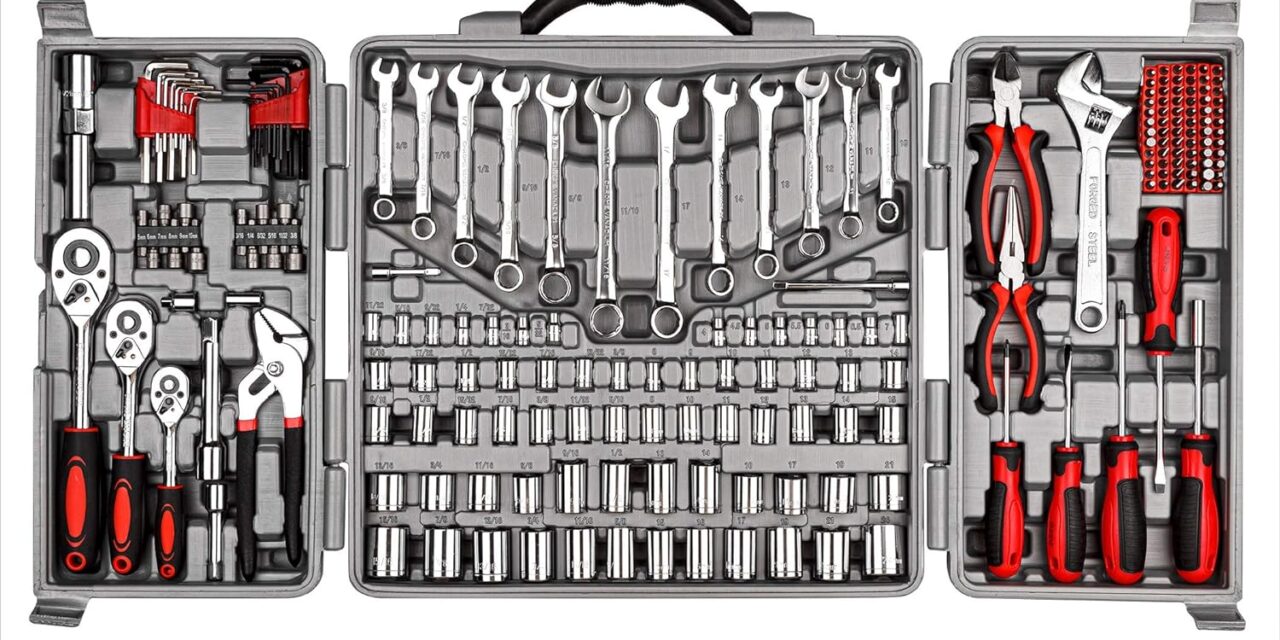 CARTMAN 205 Piece Ratchet Wrench Tool Set,1/4″ & 3/8″ & 1/2″ Drive with SAE/Metric Sockets Kit in Plastic Toolbox